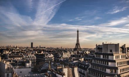 Paris va installer des panneaux solaires sur les bâtiments publics