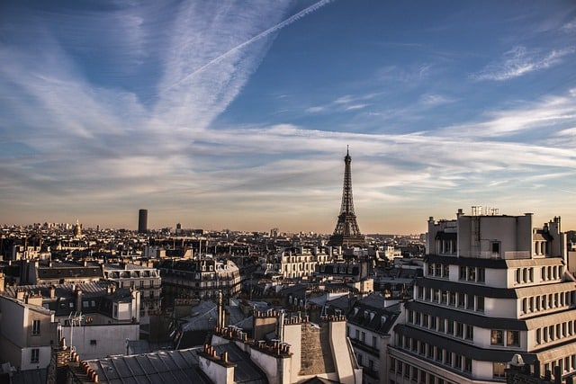 Paris va installer des panneaux solaires sur les bâtiments publics