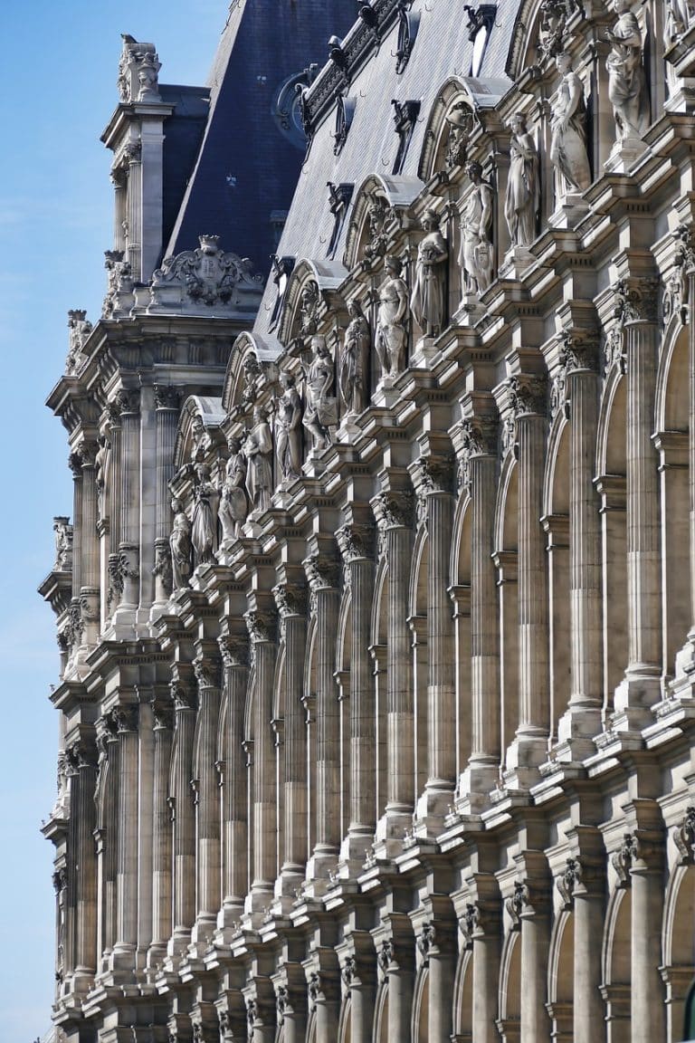 La France investit 130 millions d'euros pour réduire la consommation énergétique des bâtiments publics